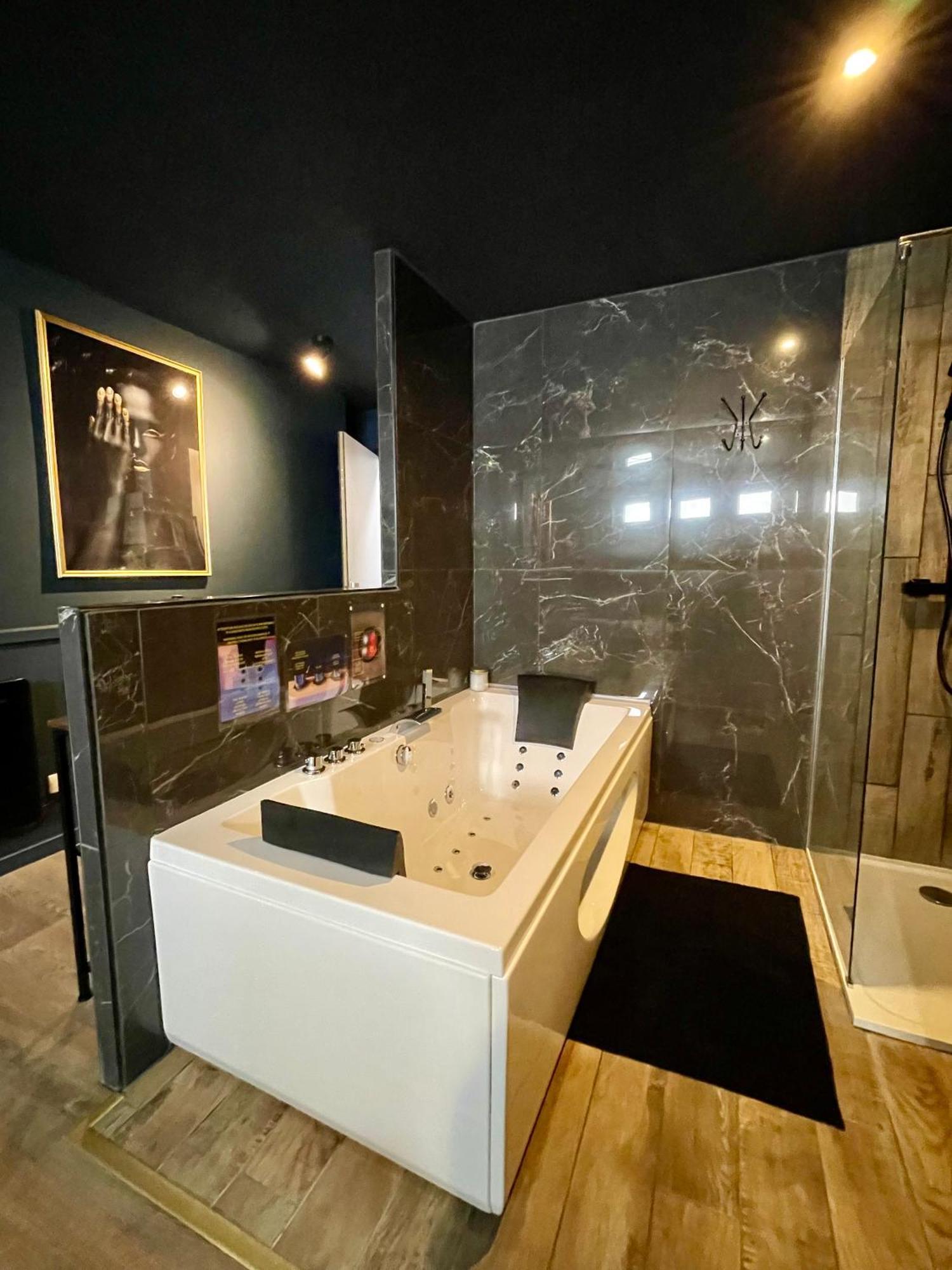 Sleep'in Cities Le Saphir Balneo *